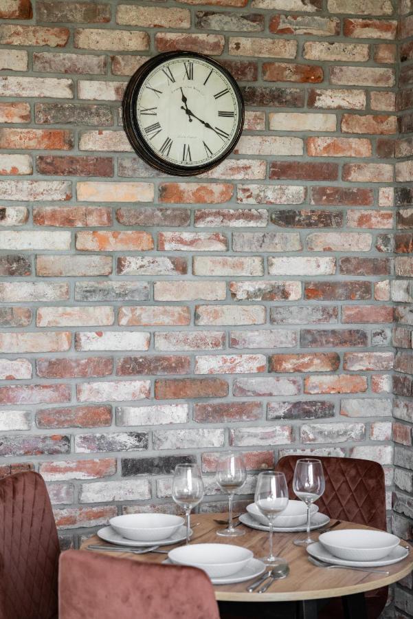Stylish Apartment Near Wroclavia For 4 Guests By Noclegi Renters Breslávia Exterior foto