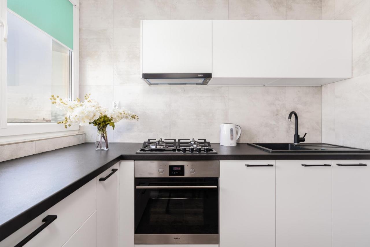 Stylish Apartment Near Wroclavia For 4 Guests By Noclegi Renters Breslávia Exterior foto