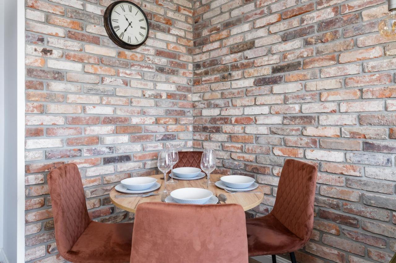 Stylish Apartment Near Wroclavia For 4 Guests By Noclegi Renters Breslávia Exterior foto